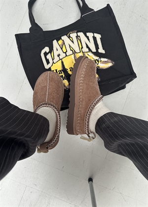 W Tasman Biarritz shoe Rocky Oak UGG